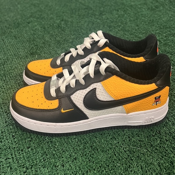 Nike Air Force 1 size 4.5y - Picture 3 of 10
